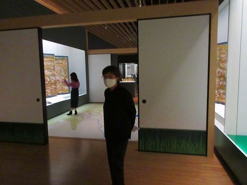 s-『日本美術の裏の裏』展・サントリー美術館 空間をつくる.jpg